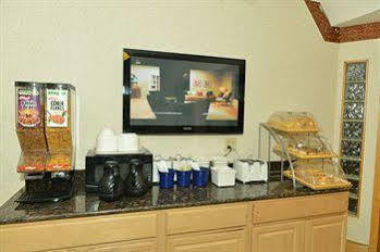 Whitney Inn & Suites Hamden Εξωτερικό φωτογραφία