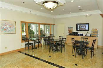 Whitney Inn & Suites Hamden Εξωτερικό φωτογραφία